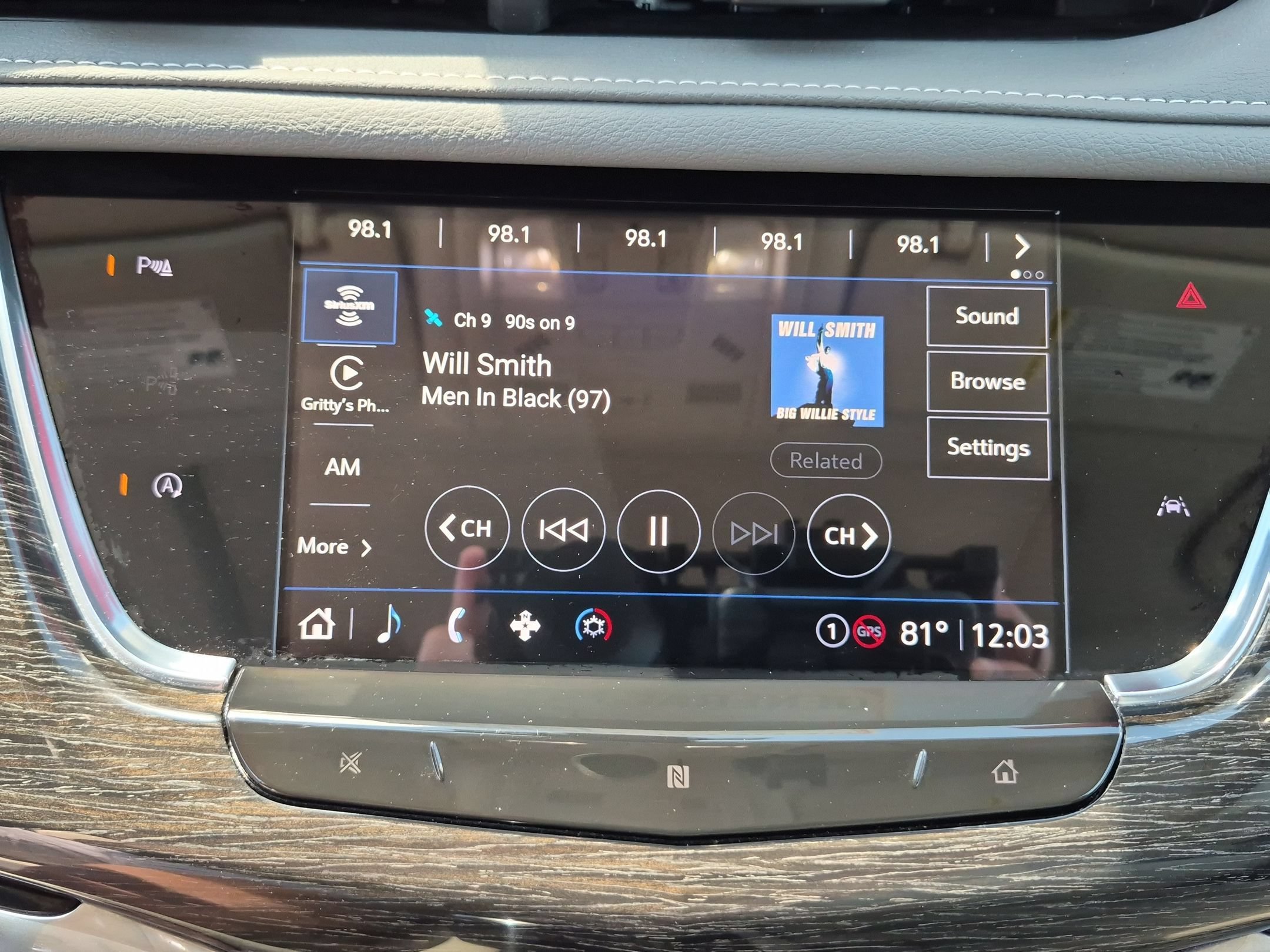 Certified 2021 Cadillac XT6 Premium Luxury w/ LPO, Floor Liner Package FWD image 11