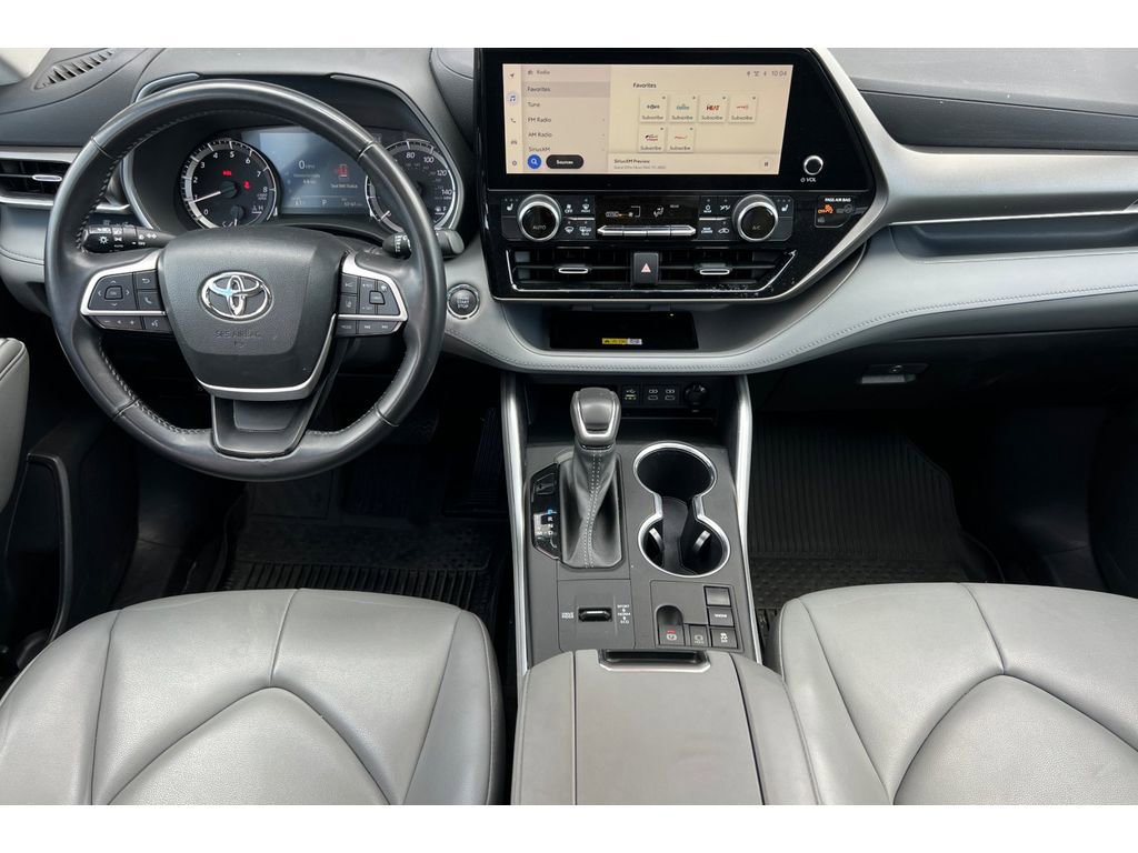 Used 2023 Toyota Highlander XLE image 15