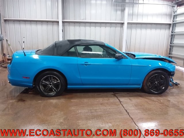 Used 2013 Ford Mustang Convertible image 5