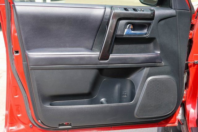 Used 2021 Toyota 4Runner Venture w/ Moonroof Package image 9