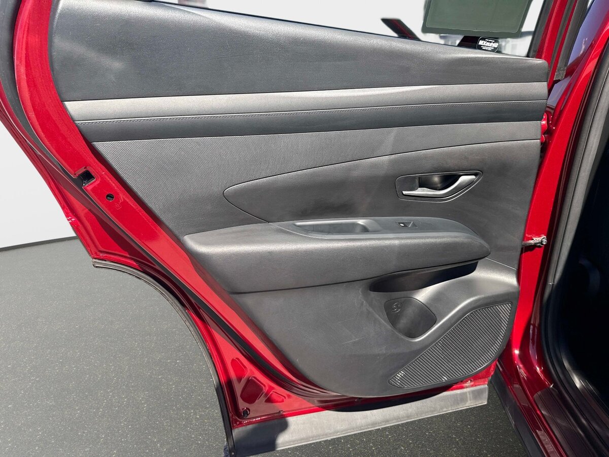 Used 2025 Hyundai Tucson SEL FWD image 11