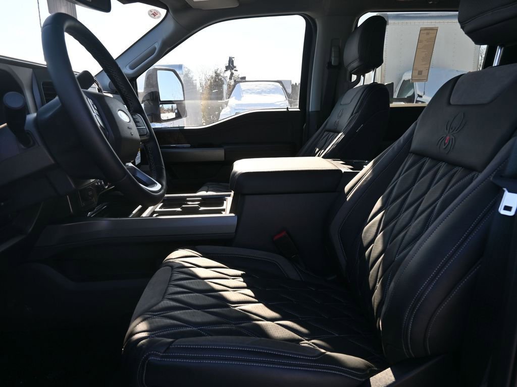 New 2026 Ford F250 Lariat w/ Black Appearance Package image 31