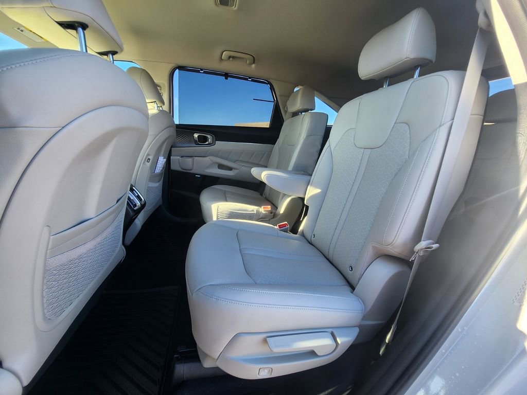 Used 2024 Kia Sorento SX Prestige image 11
