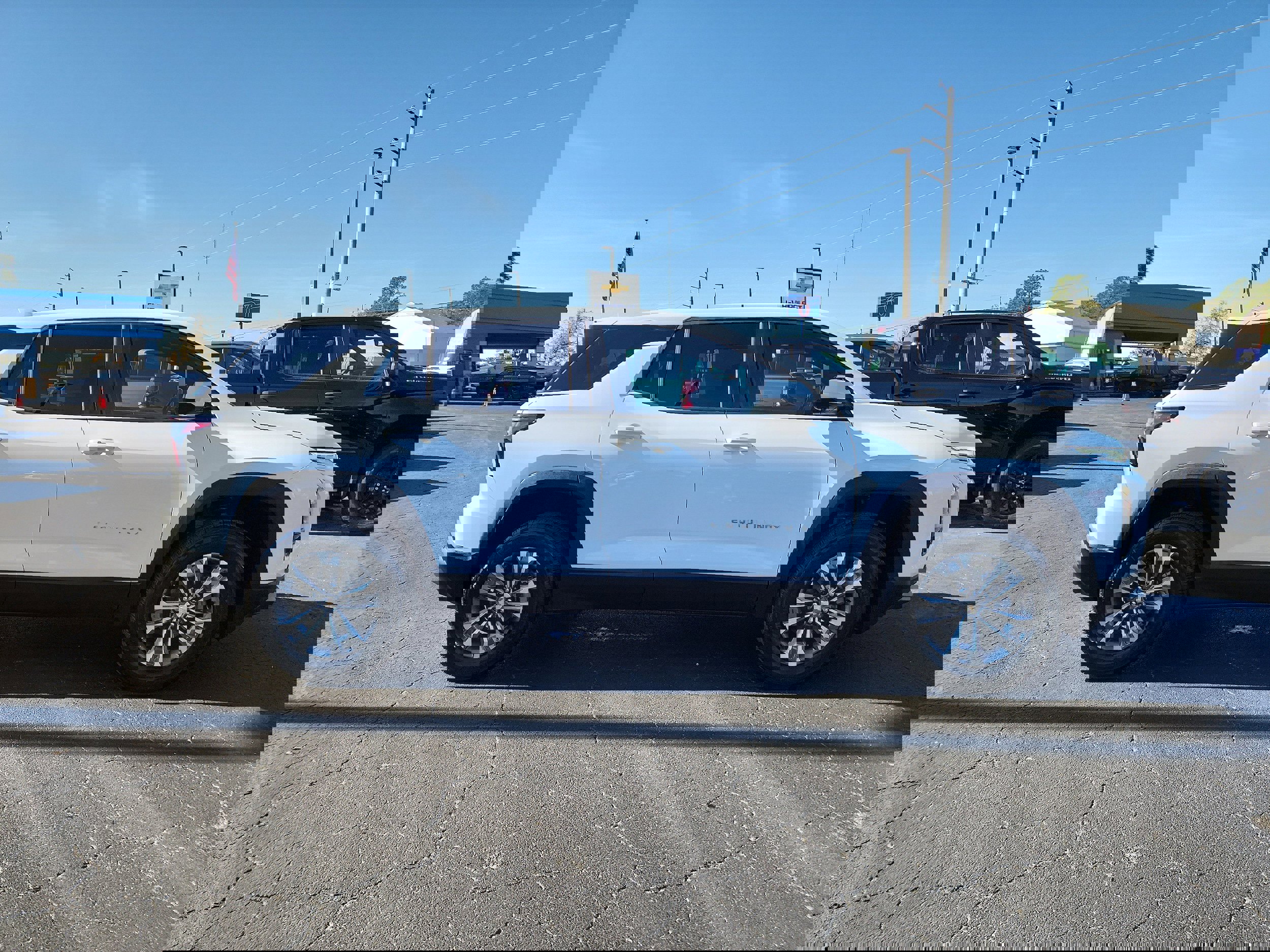 New 2026 Chevrolet Equinox LT image 3