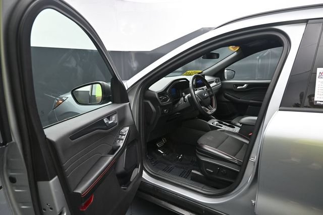 Used 2024 Ford Escape ST-Line FWD image 12