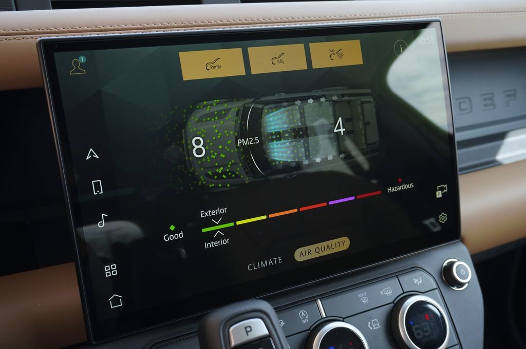 New 2026 Land Rover Defender 130 X-Dynamic SE image 24