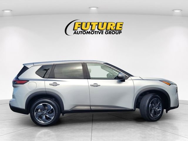 Certified 2024 Nissan Rogue SV image 3