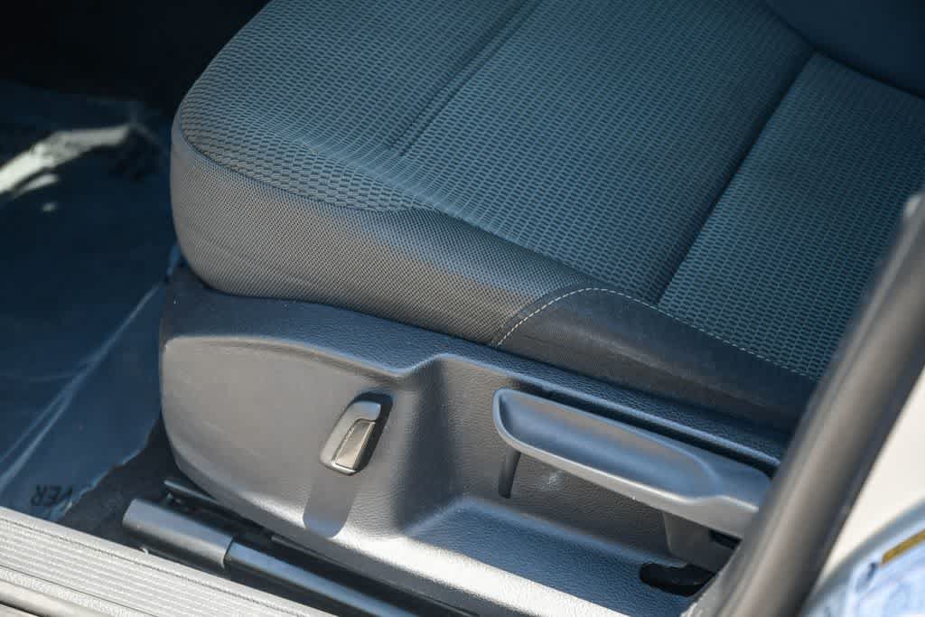 Used 2019 Volkswagen e-Golf SE FWD image 25