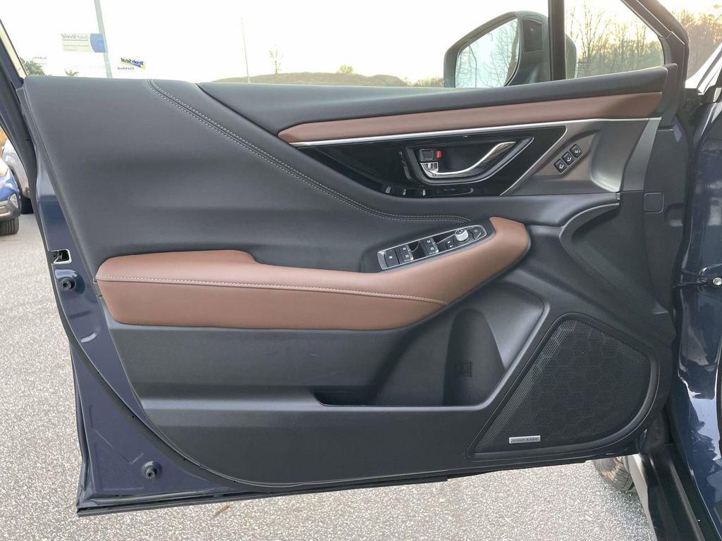 Used 2025 Subaru Outback Touring XT image 5