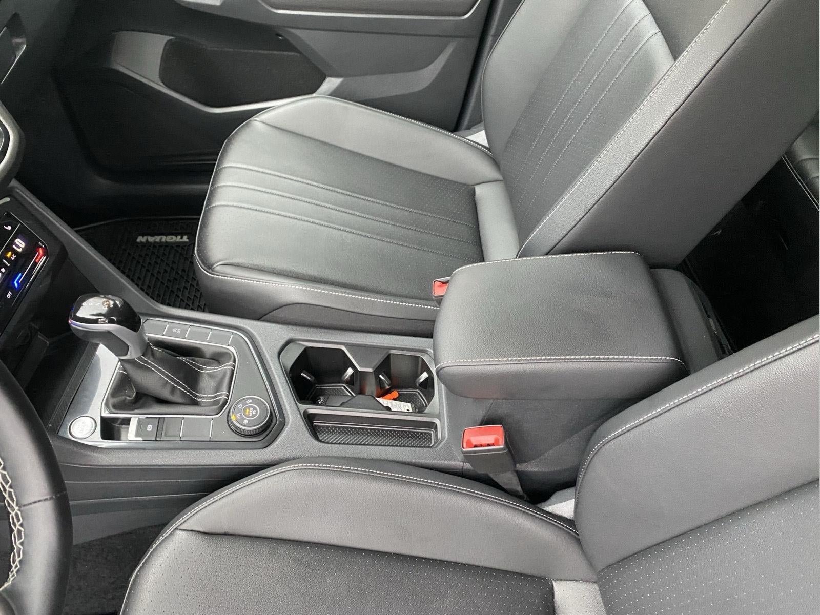 Used 2024 Volkswagen Tiguan SE AWD/4WD image 16