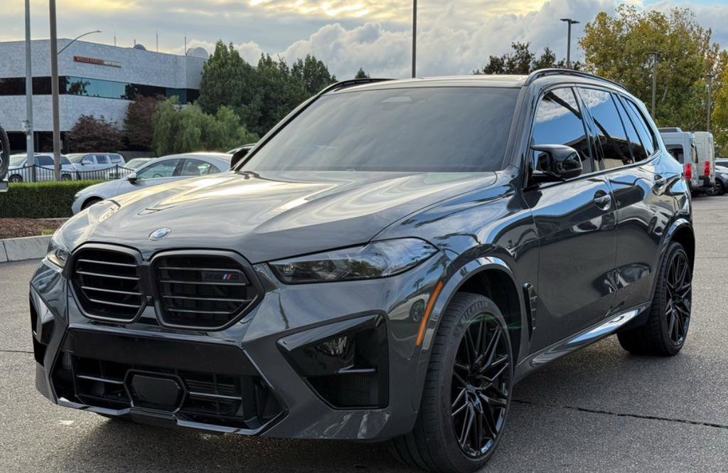 Used 2025 BMW X5 M Competition w/ Executive Package image 3