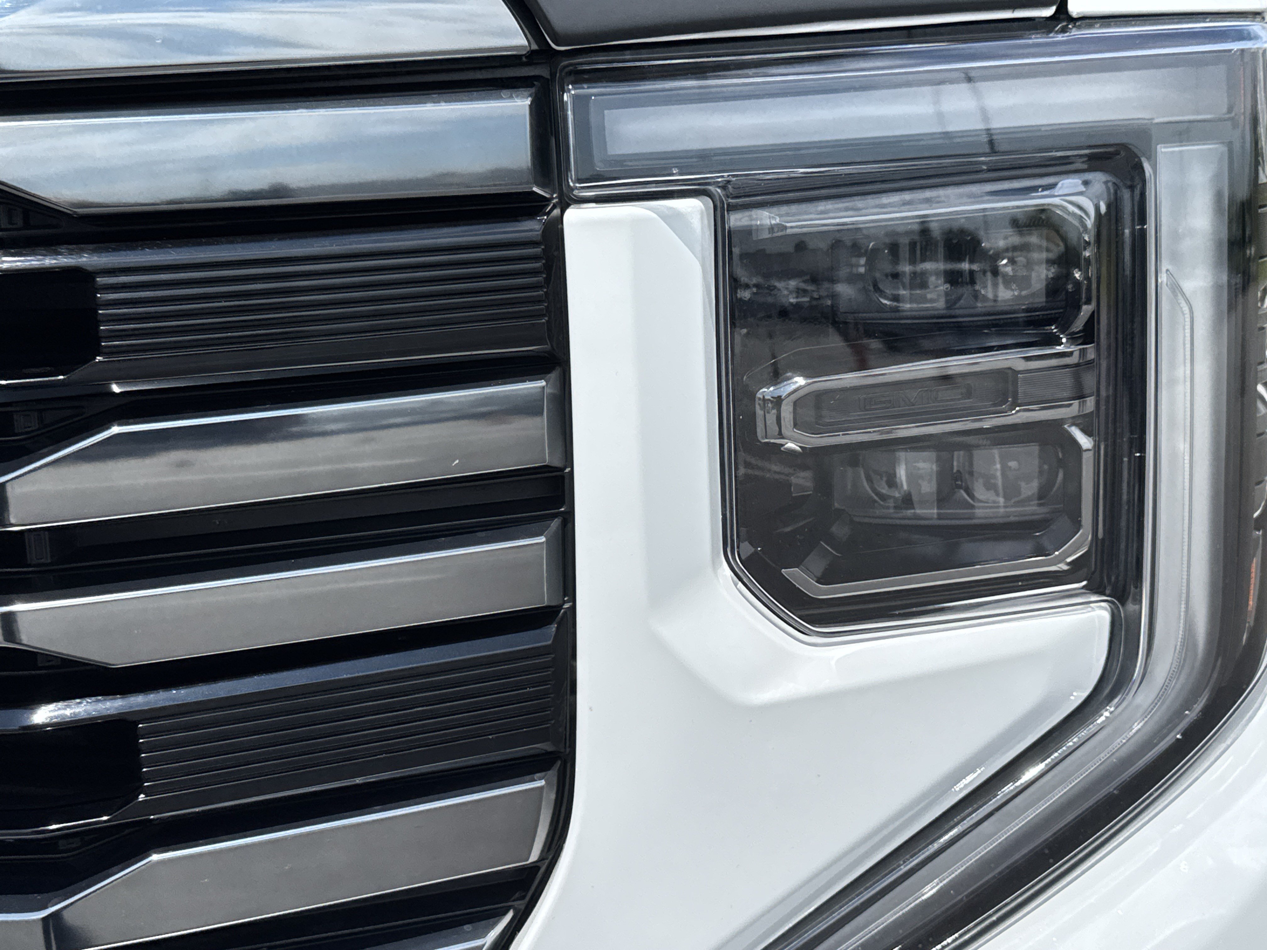 Used 2023 GMC Sierra 1500 AT4 w/ AT4 Premium Package AWD/4WD image 6