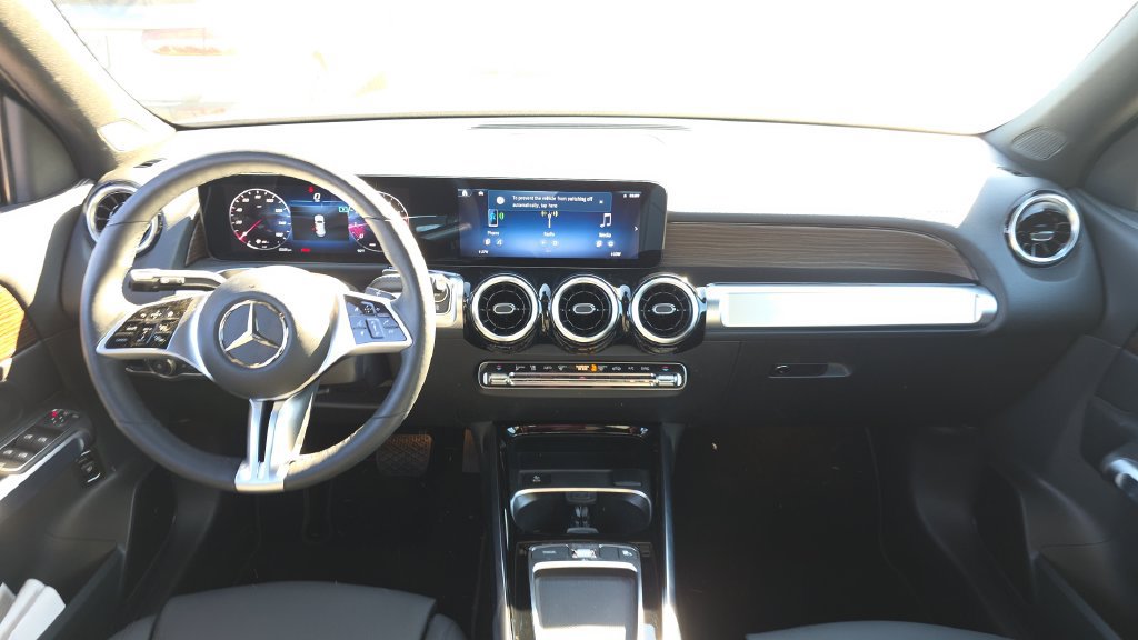Certified 2025 Mercedes-Benz GLB 250 4MATIC image 24