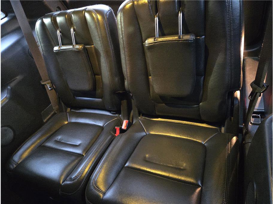 Used 2015 Ford Explorer XLT w/ Equipment Group 202B image 23