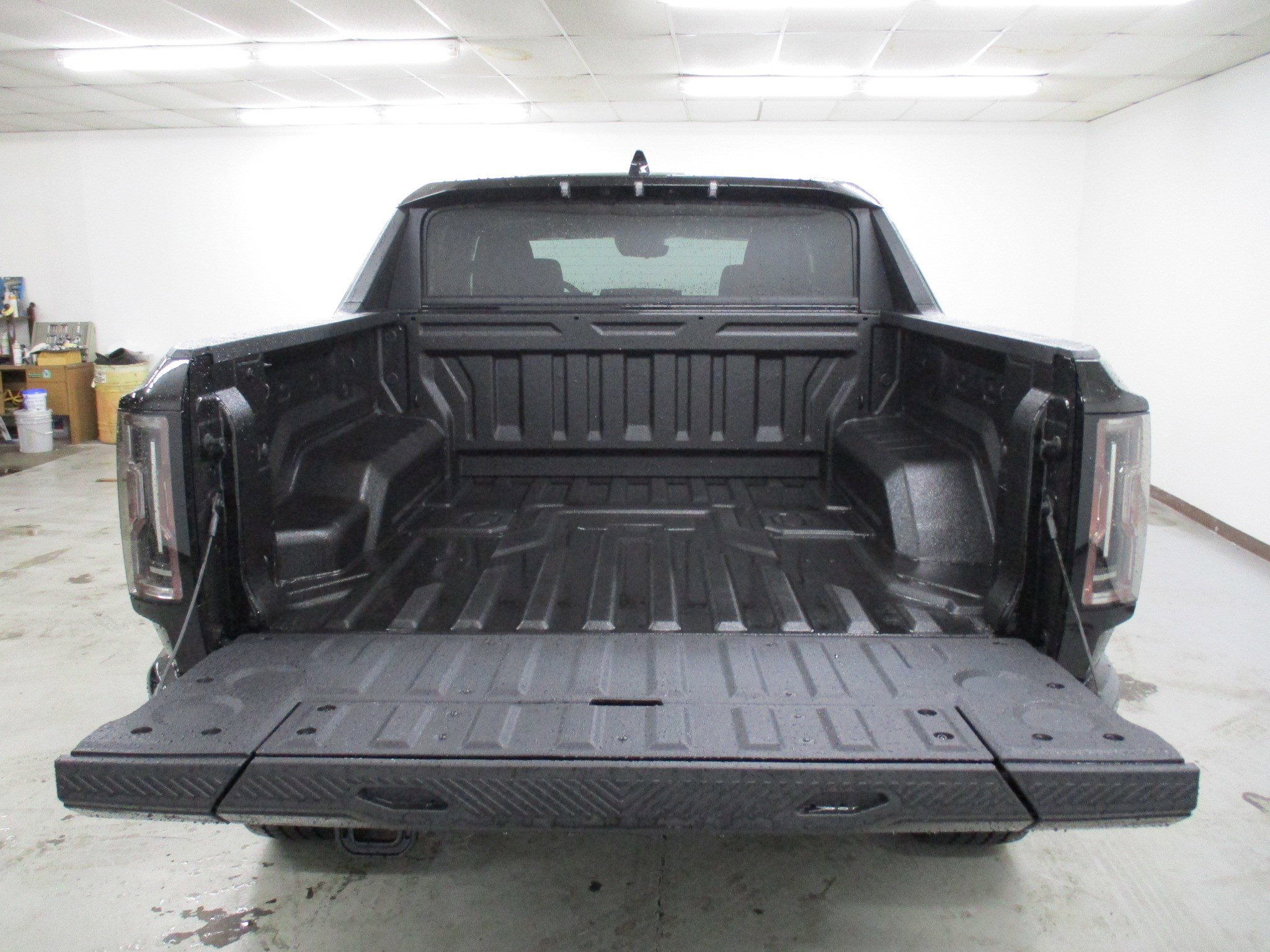 New 2025 GMC Hummer EV 3X w/ LPO, Dark Essentials Package image 5