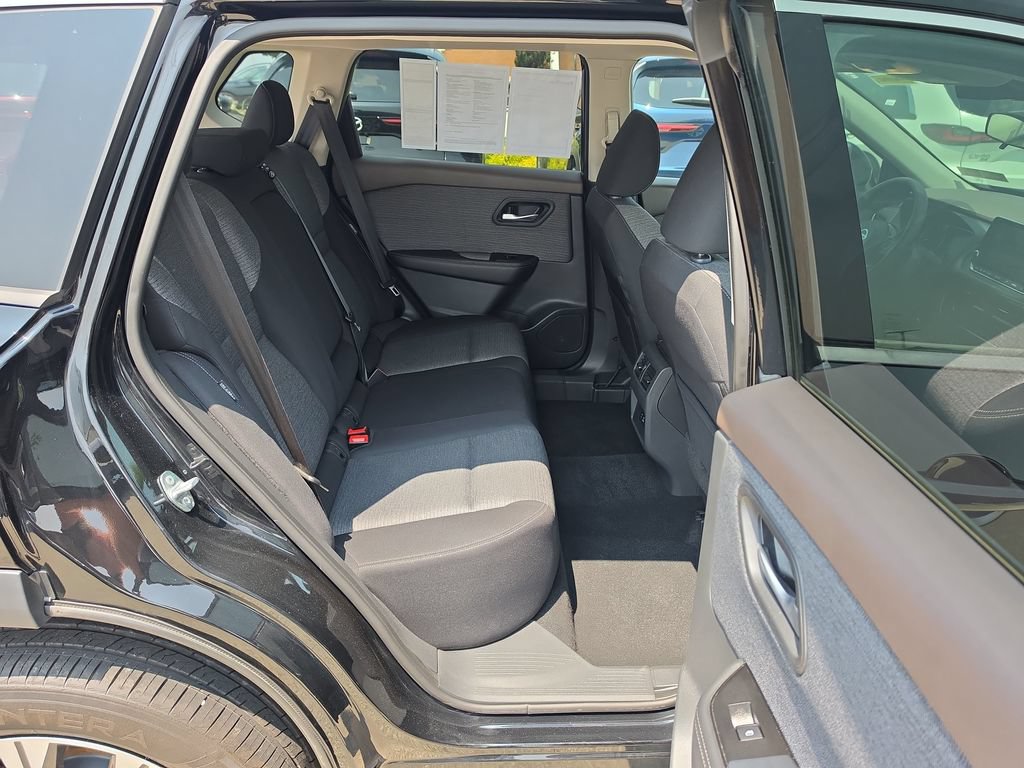 Used 2021 Nissan Rogue SV AWD/4WD image 11