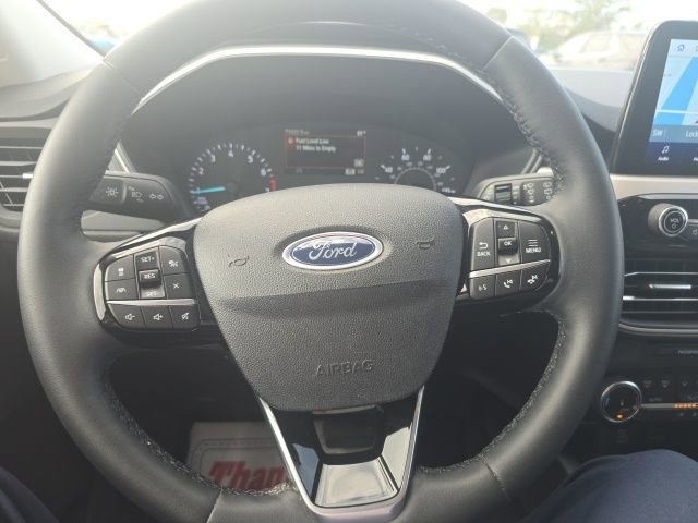 Used 2022 Ford Escape SE w/ SE Sport Appearance Package image 16