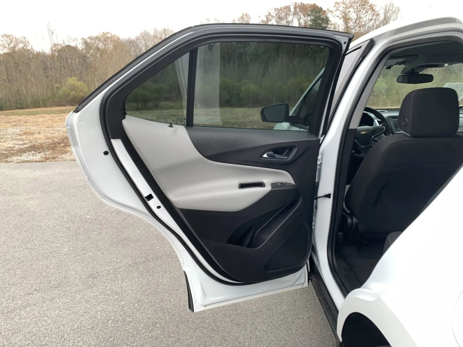 Used 2022 Chevrolet Equinox LS w/ Driver Confidence II Package image 25