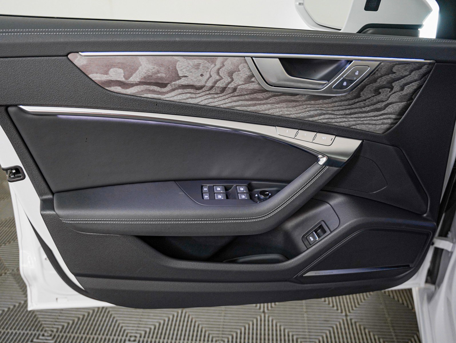 Certified 2025 Audi A6 Premium Plus w/ Premium Plus Package image 24