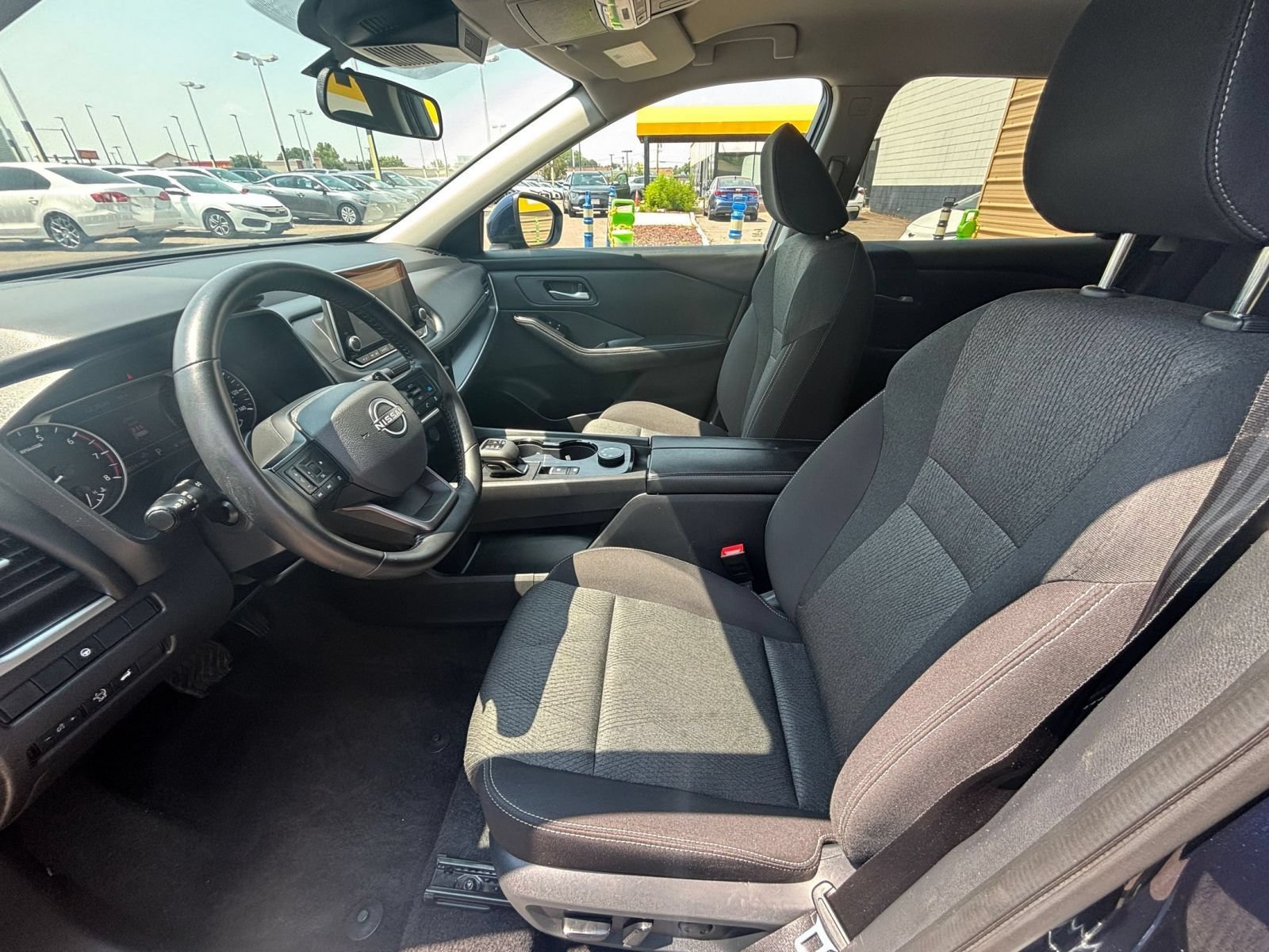 Used 2025 Nissan Rogue SV AWD/4WD image 25