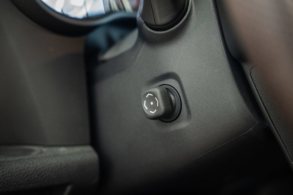 Used 2024 Toyota Sienna Platinum AWD/4WD image 44
