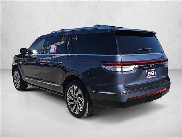 Used 2023 Lincoln Navigator L Reserve AWD/4WD image 3