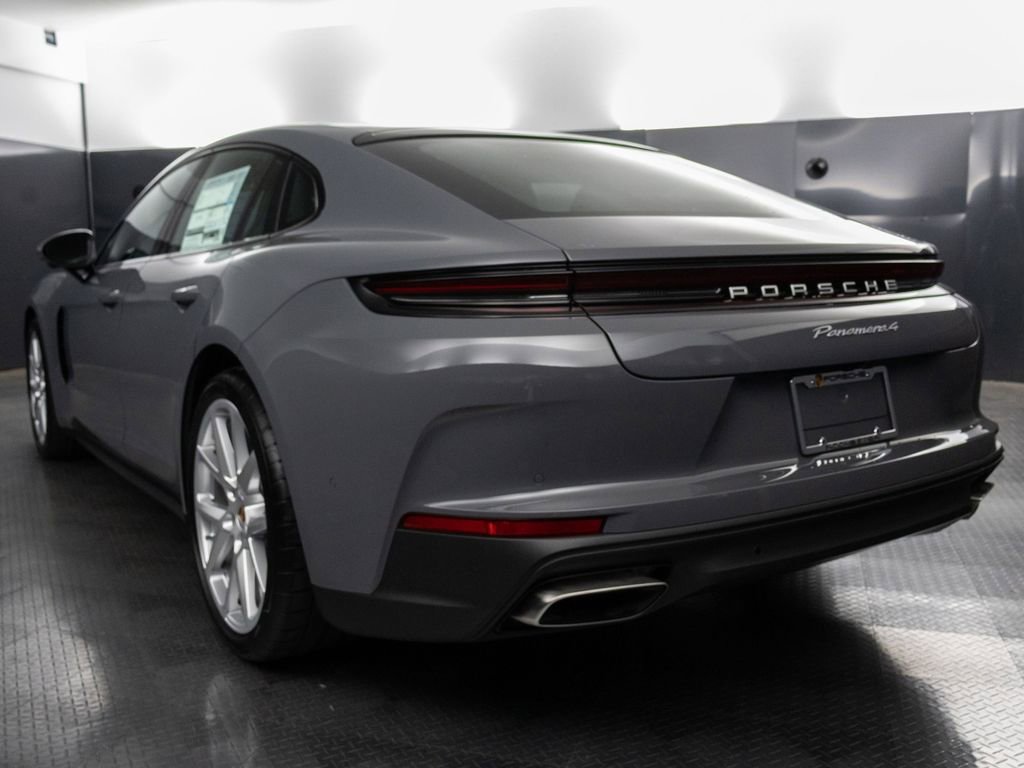 New 2026 Porsche Panamera 4 image 3