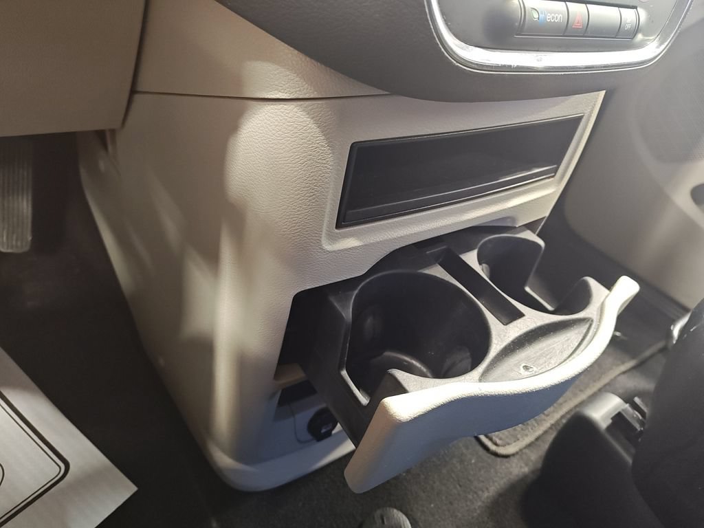 Used 2018 Dodge Grand Caravan SE FWD image 23