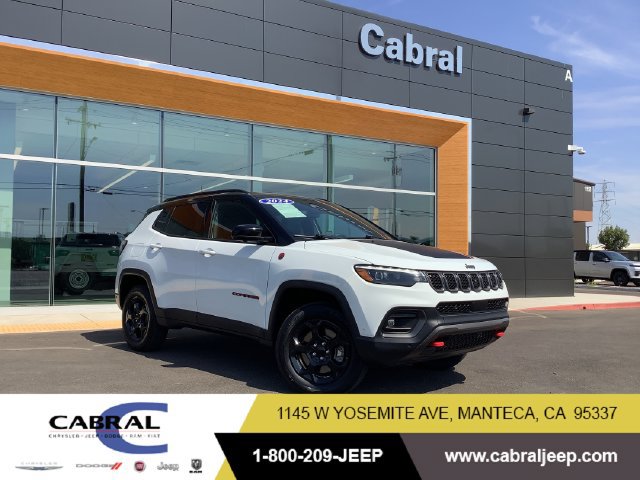 Used 2024 Jeep Compass Trailhawk w/ Trailhawk Elite Group AWD/4WD image 1