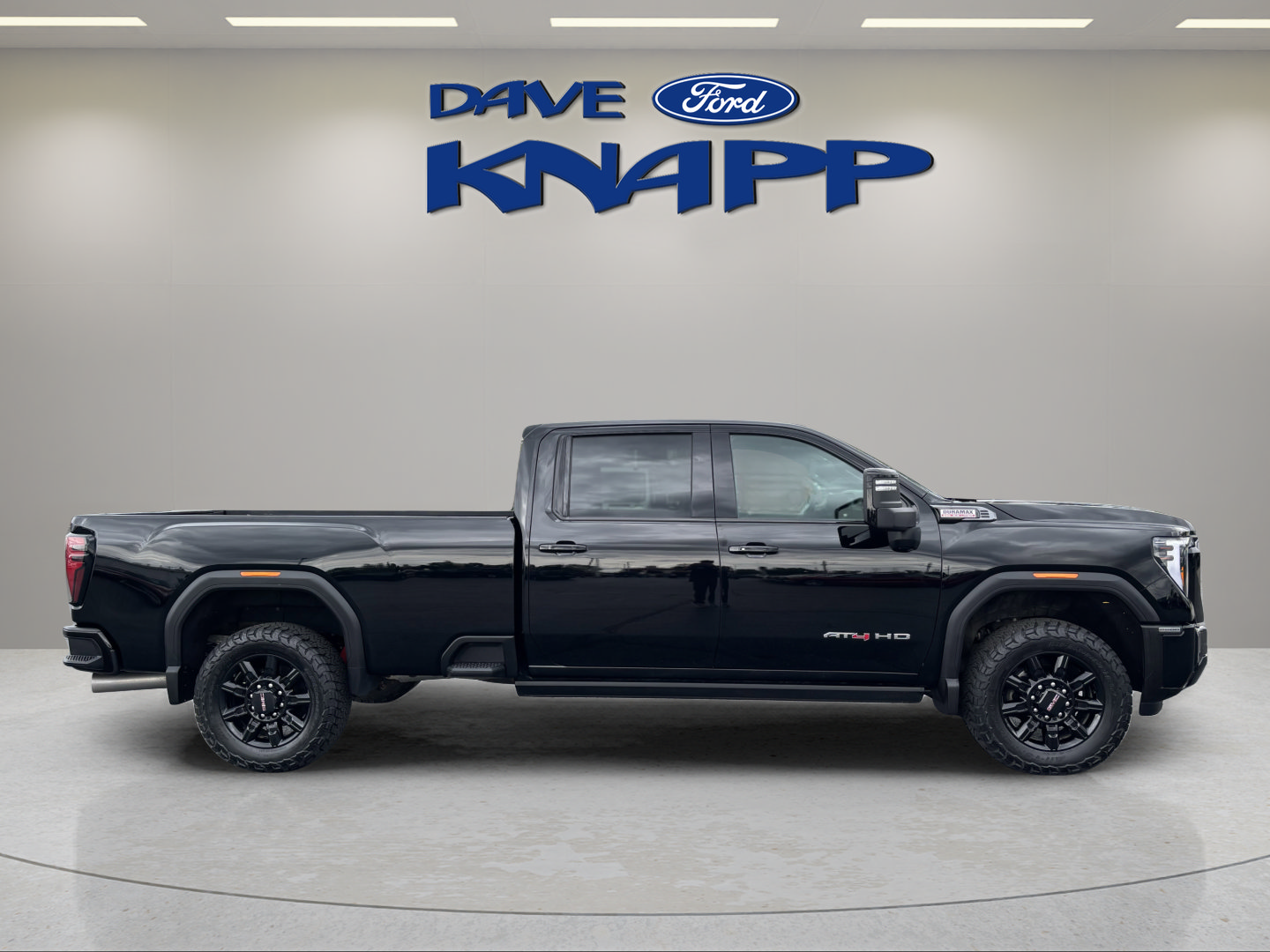 Used 2025 GMC Sierra 2500 AT4 w/ AT4 Premium Plus Package AWD/4WD image 8