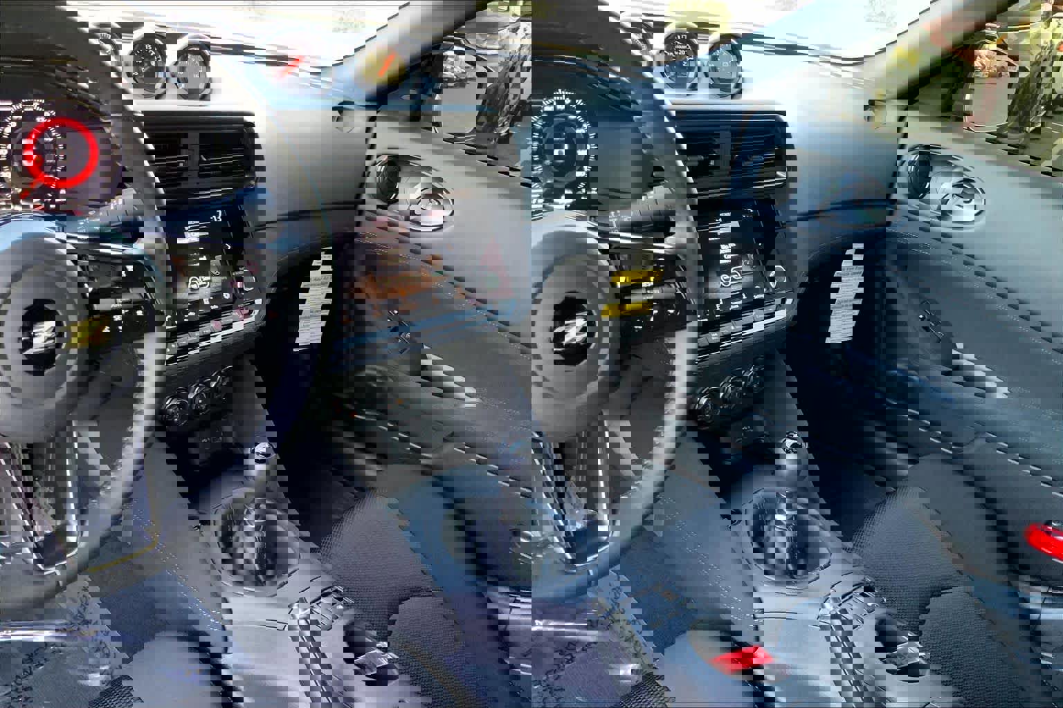 Used 2025 Nissan Z Sport w/ Floor Mat Package image 15