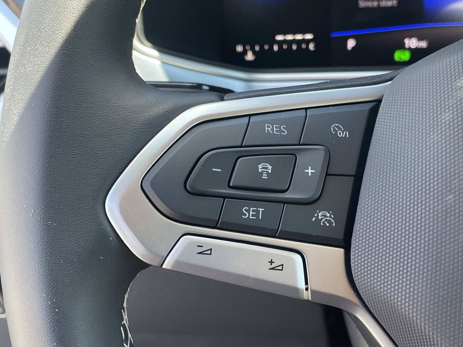 New 2026 Volkswagen Taos SE FWD image 7