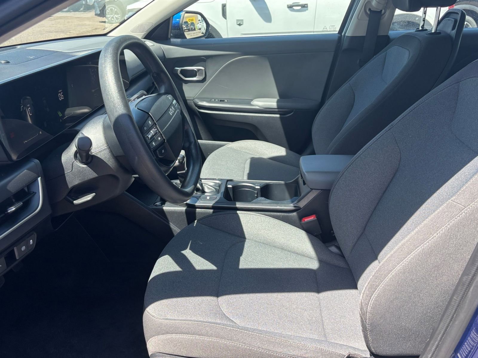 Used 2025 Kia K4 FWD image 23