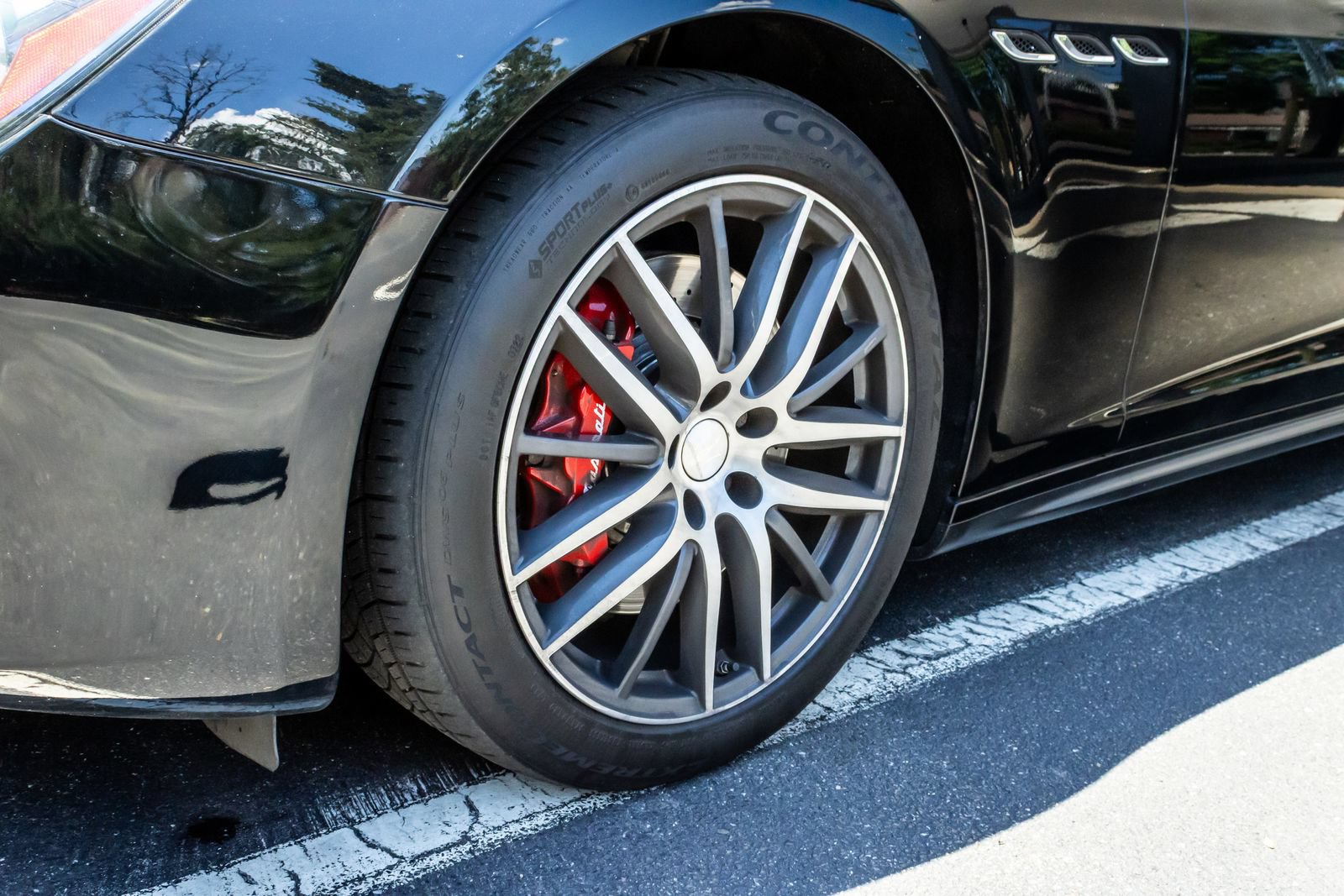 Used 2020 Maserati Ghibli S Q4 AWD/4WD image 11