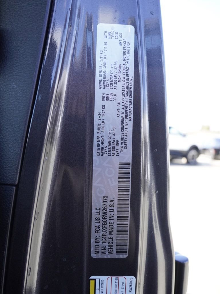 Certified 2024 Jeep Wrangler Unlimited Rubicon w/ Technology Group image 30