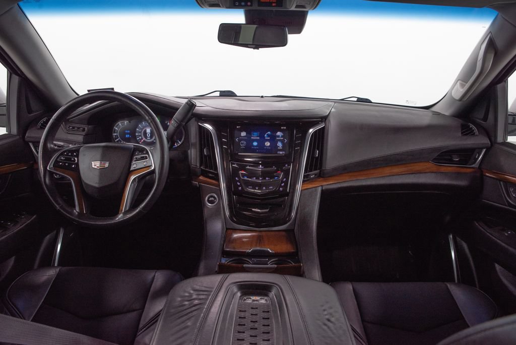 Used 2017 Cadillac Escalade ESV Premium Luxury AWD/4WD image 22