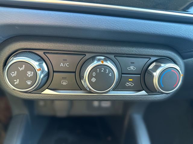 New 2025 Nissan Versa SV w/ Trunk Package FWD image 18