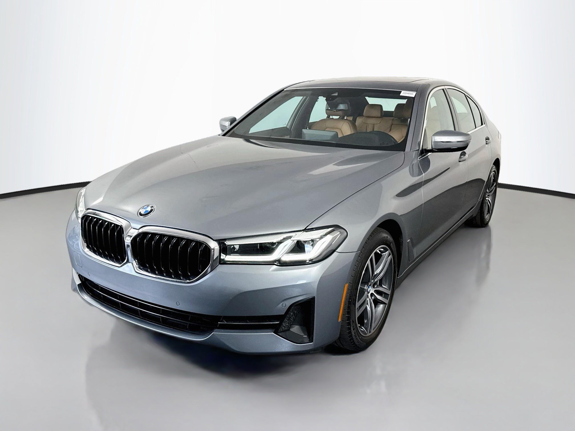 Used 2023 BMW 530i w/ Convenience Package RWD image 4