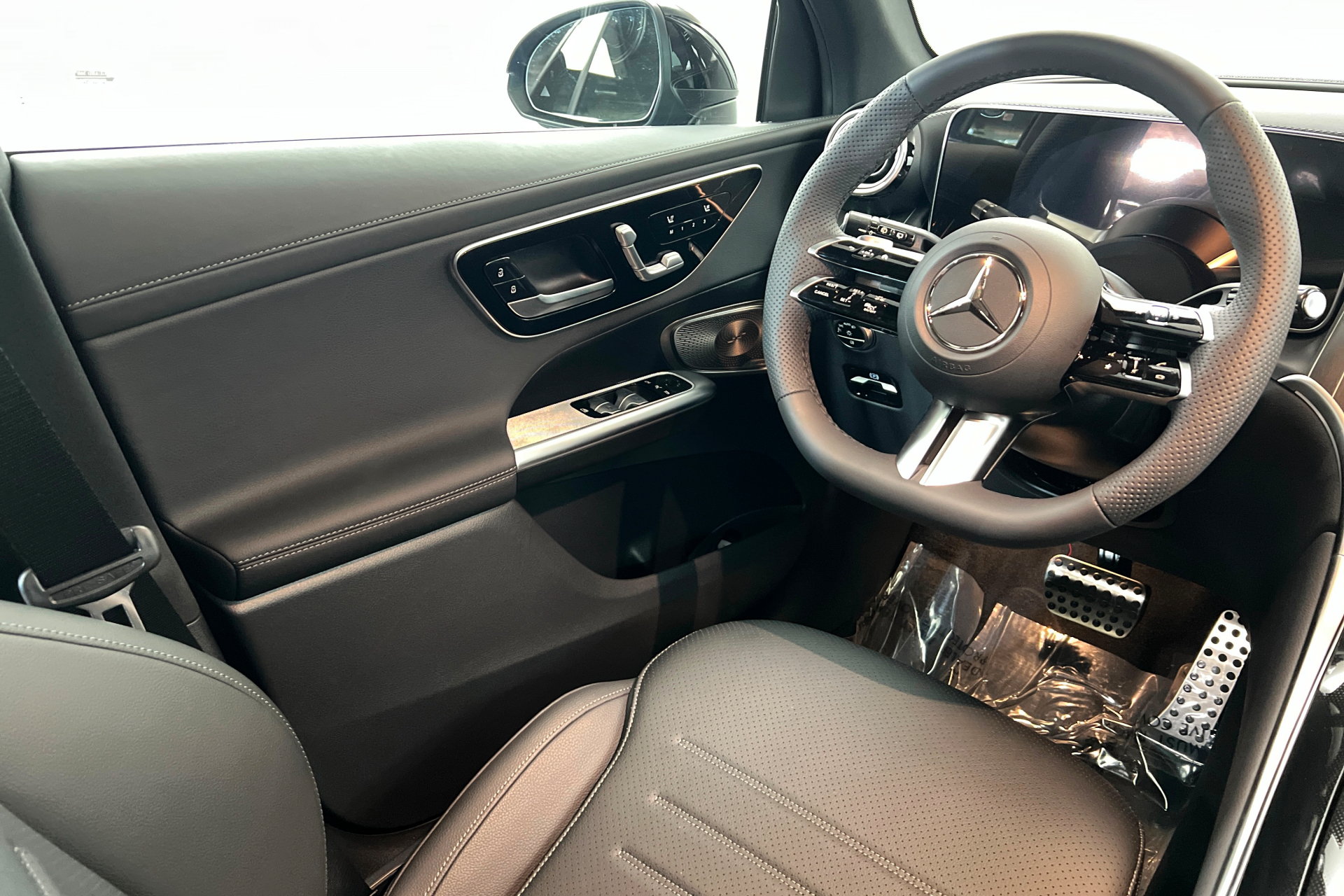 New 2027 Mercedes-Benz GLC 300 4MATIC image 11