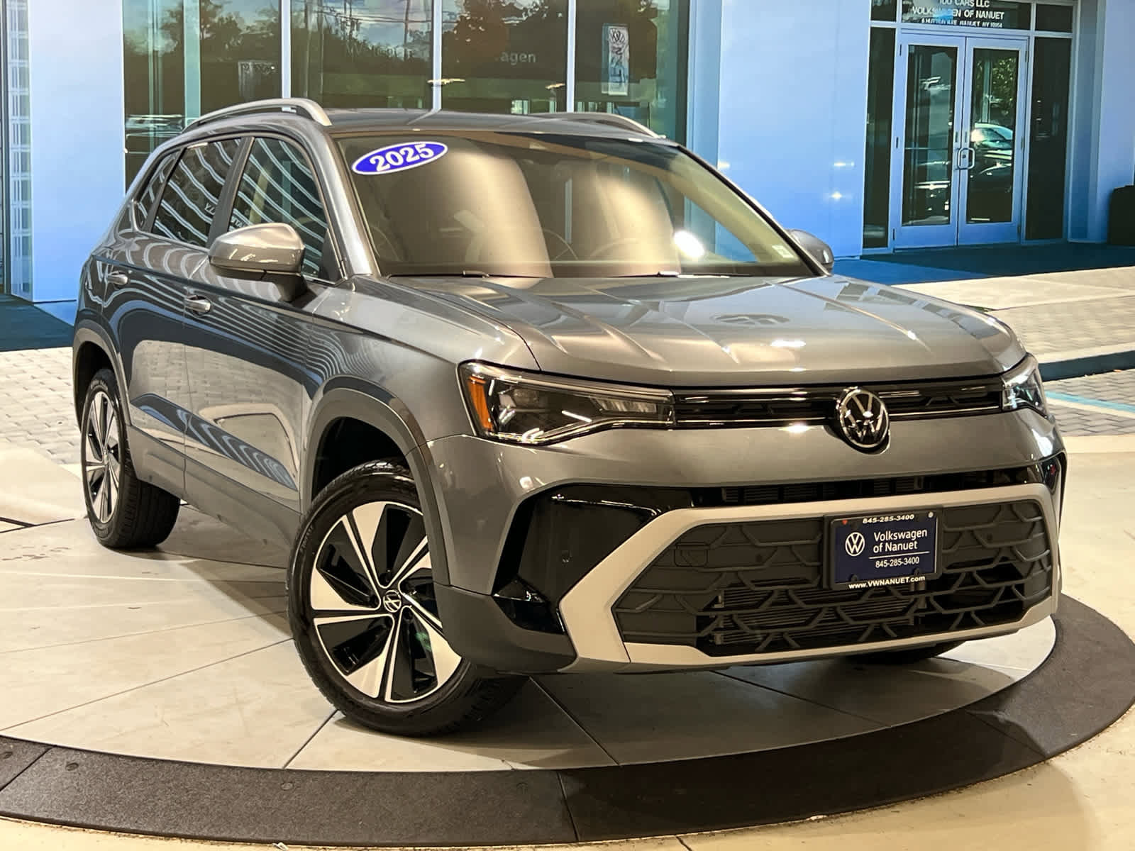 New 2025 Volkswagen Taos SE