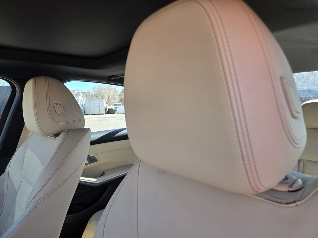 Used 2021 BMW 330i xDrive 330i xDrive w/ Premium Package image 13