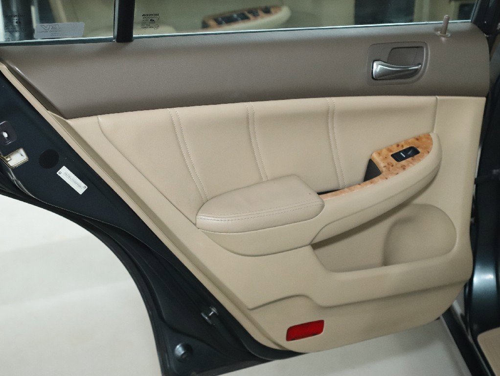 Used 2004 Honda Accord EX image 25