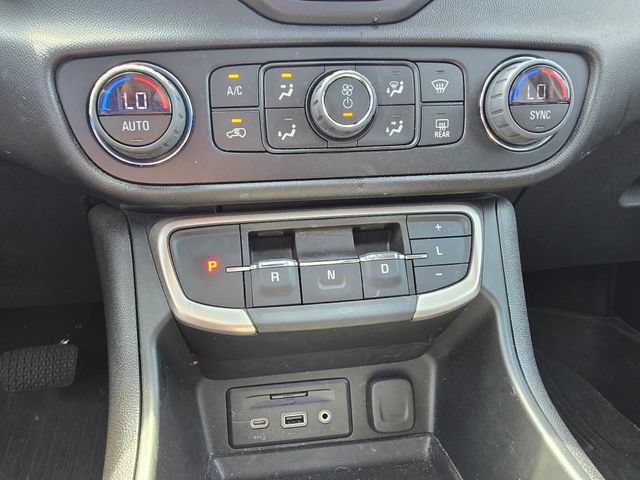 Used 2023 GMC Terrain Denali w/ Denali Premium Package AWD/4WD image 23