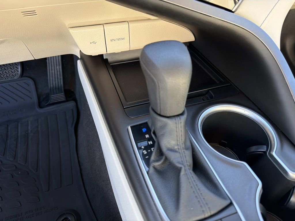 Used 2021 Toyota Camry LE image 34