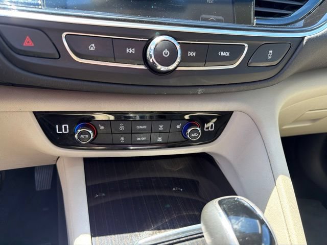 Used 2018 Buick Regal Essence w/ Driver Confidence Package #1 AWD/4WD image 20