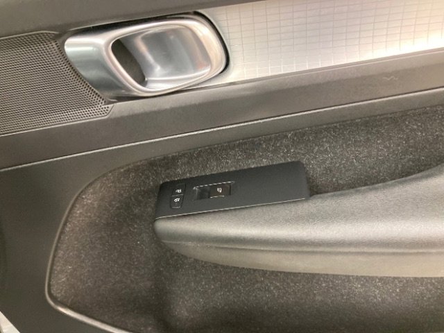 Used 2019 Volvo XC40 T5 Momentum image 35