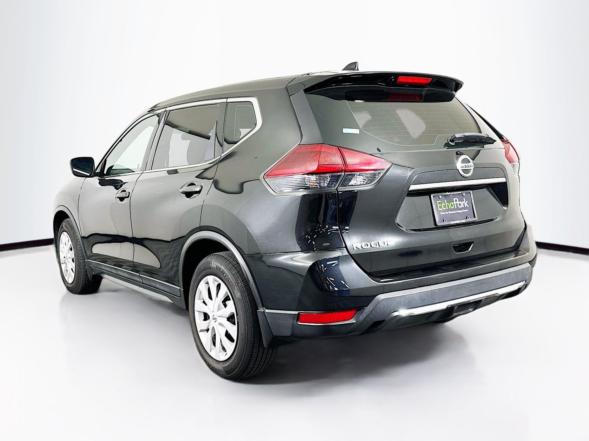 Used 2020 Nissan Rogue S FWD image 5