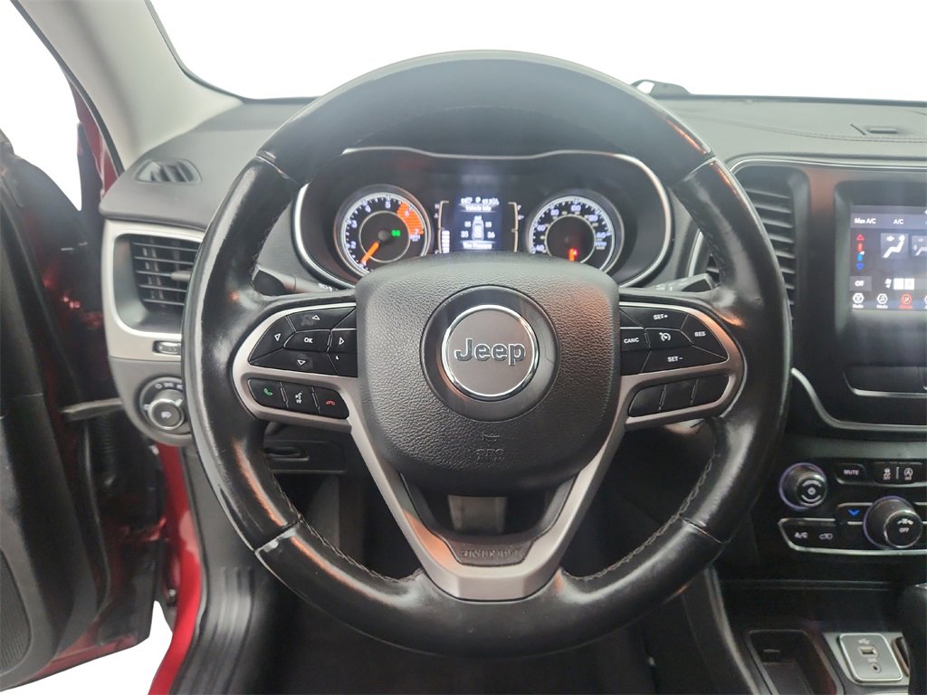 Used 2019 Jeep Cherokee Latitude Plus image 13