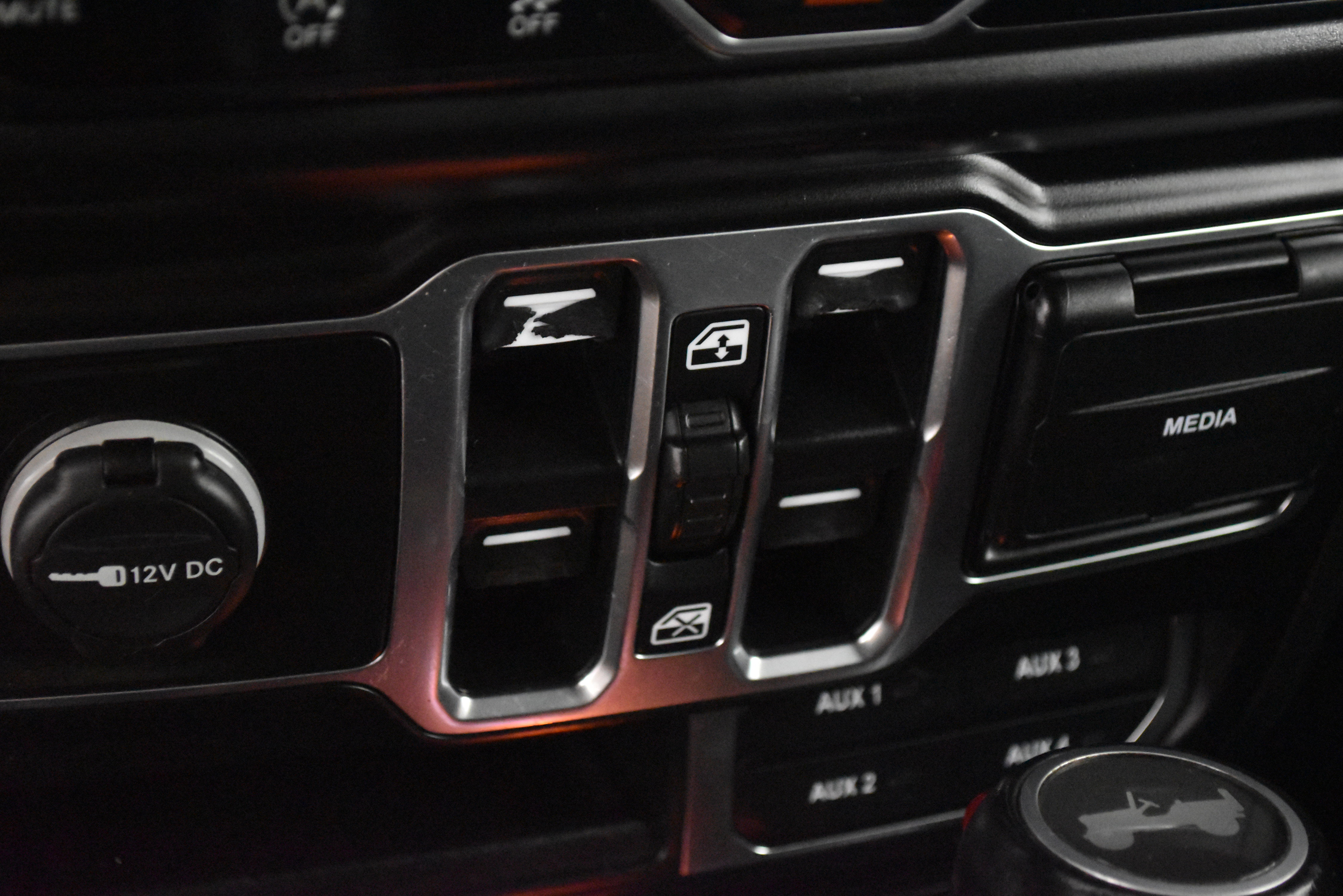 Used 2020 Jeep Wrangler Unlimited Sahara image 34