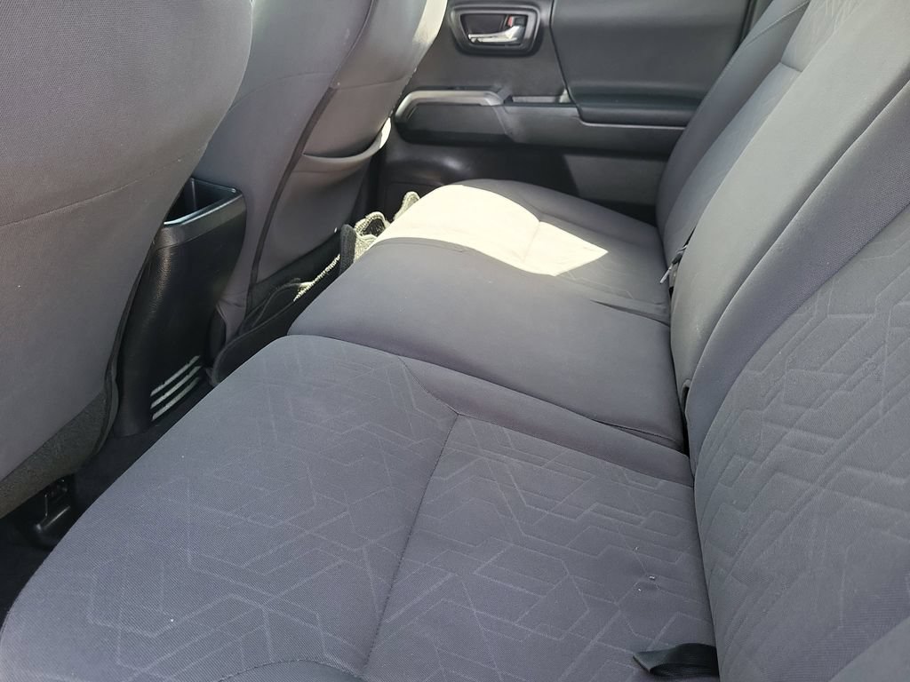 Used 2019 Toyota Tacoma TRD Off-Road w/ Technology Package AWD/4WD image 12